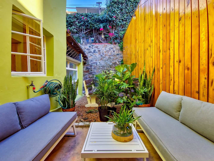 2 Bedroom Property for Sale in Green Point Western Cape